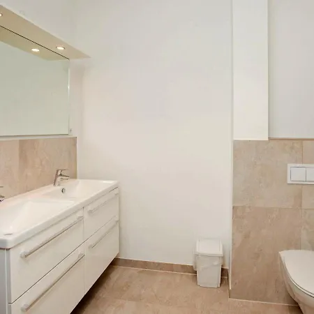 Apartment 4 Person In